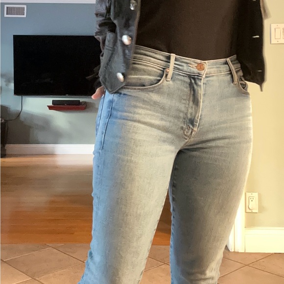 MOTHER The Weekender Fray Groovy Kind of Love Jeans Size 26 Very Stretchy! - Picture 3 of 15